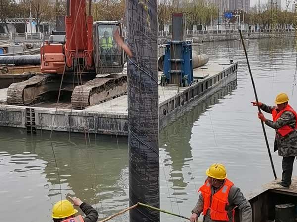河道灌注樁，拉森樁施工